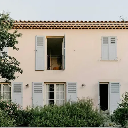 Designer House With Pool View In Montan Saint-Montan